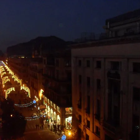Ai Quattro Canti Di Citta, In Centro *